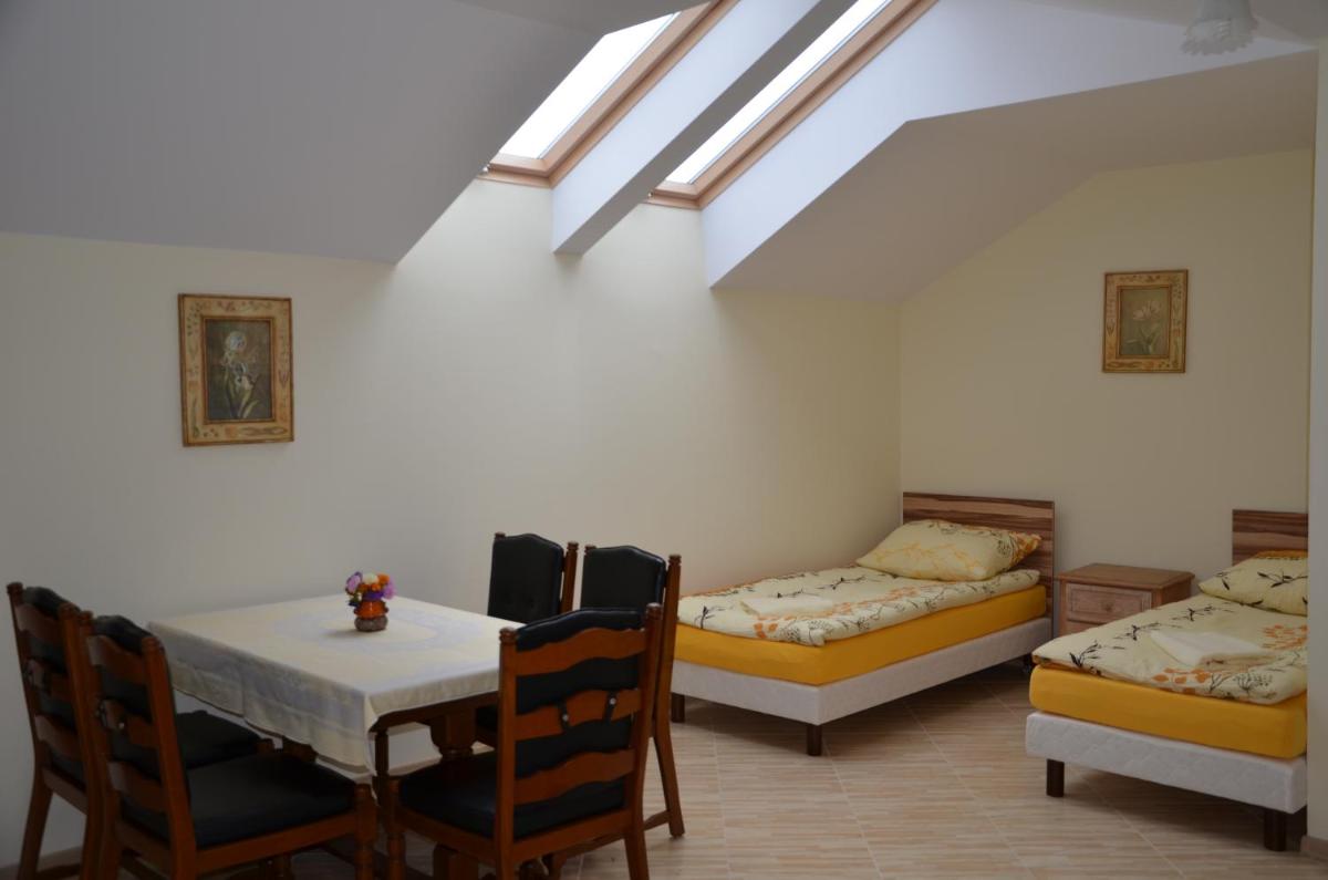 Gościniec Podkowa - Housity