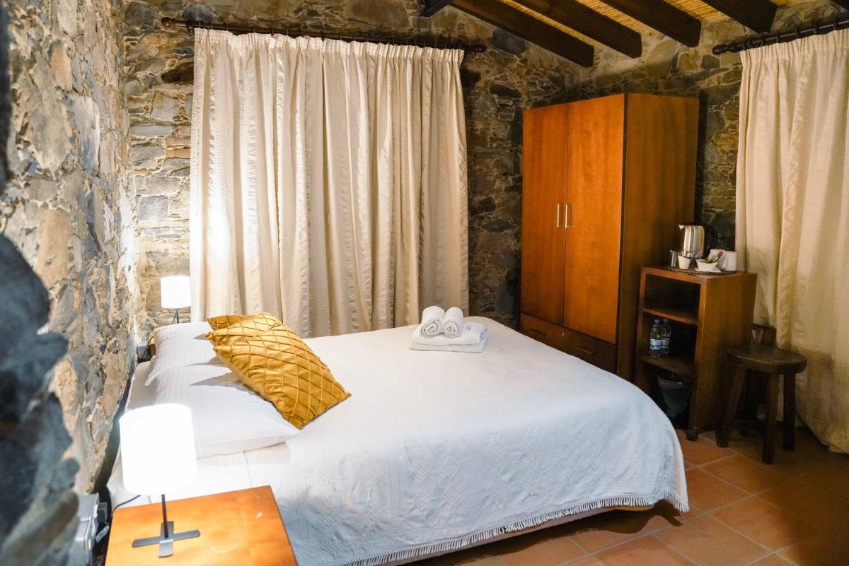Archontiko Rousias - Housity