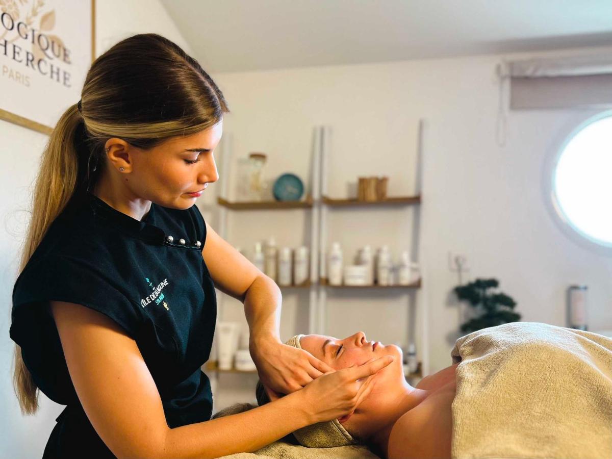 Clients de l'établissement Relais et Châteaux Thalasso & Spa Ile de la Lagune
