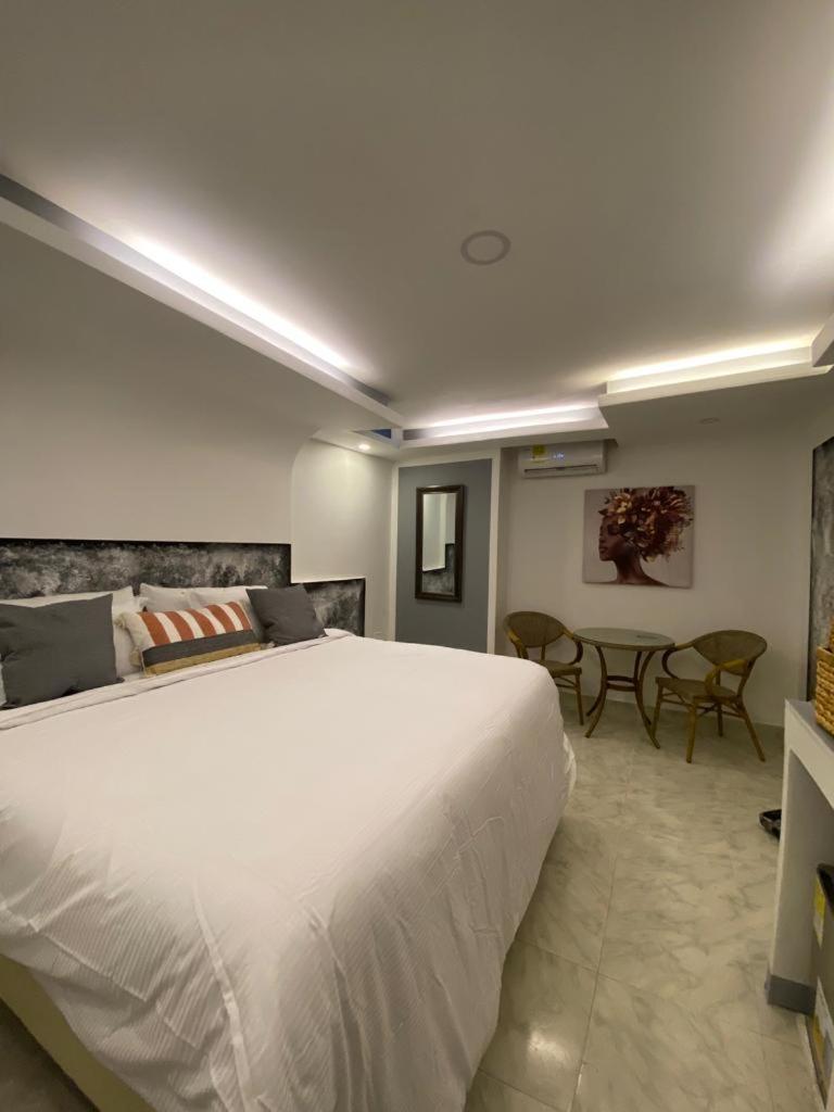 Art Gallery Hotel - Housity