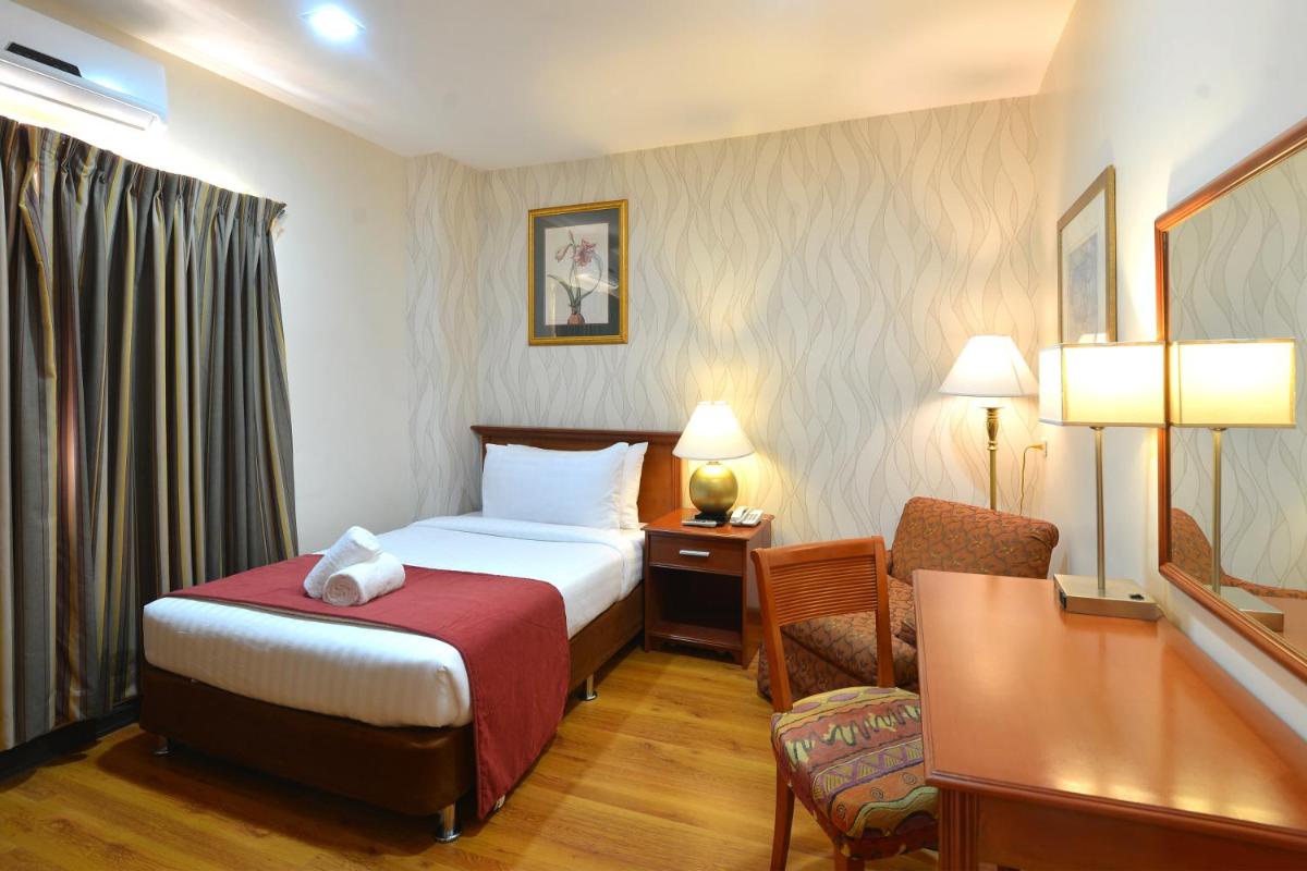 Suitetrails - Royal Suites Condotel