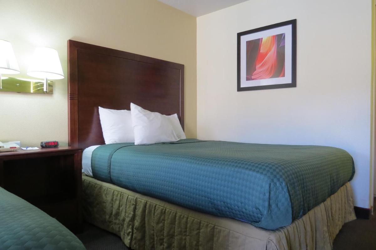 America's Best Inn & Suites Saint George - Housity