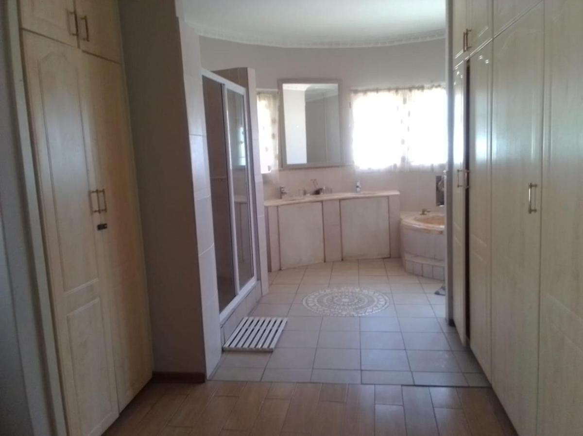 Thatch Haven Guesthouse - Housity