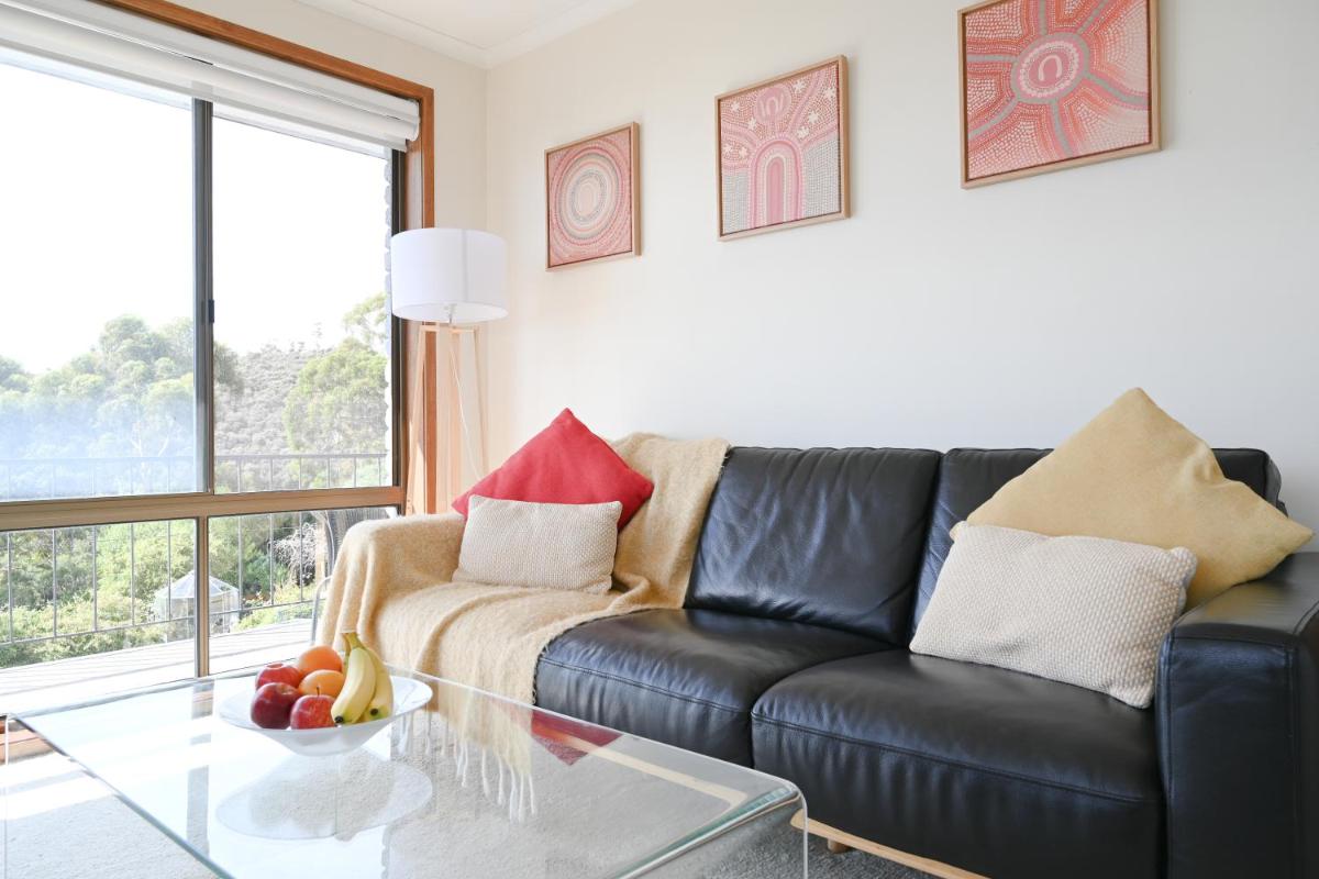 Cheerful 3 bedrooms home with Sea View - Housity