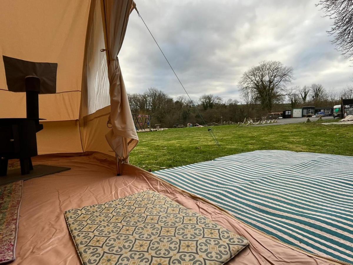 1 Glamping Tent with kitchen & electric on small family campsite, NO BEDDING SUPPLIED - Housity