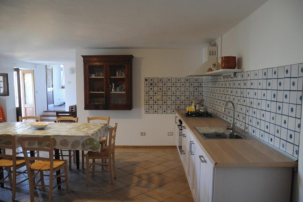 Tra Gli Olivi E La Riviera Del Conero - Hizvo
