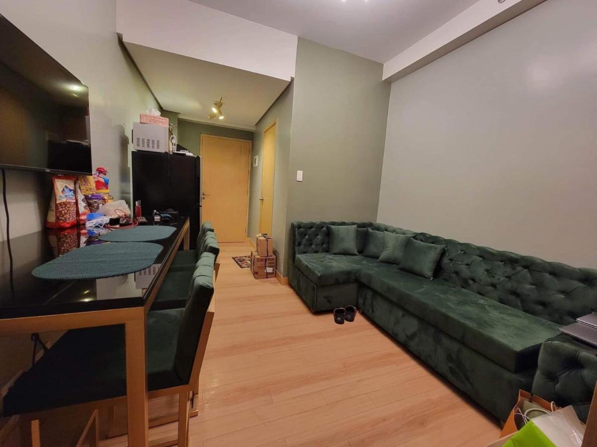 OYO 936 Yumis Condotel Trees Residences - Housity