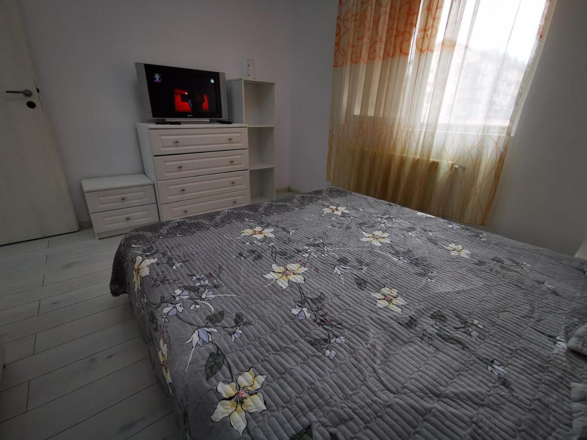 White Apartment - Housity