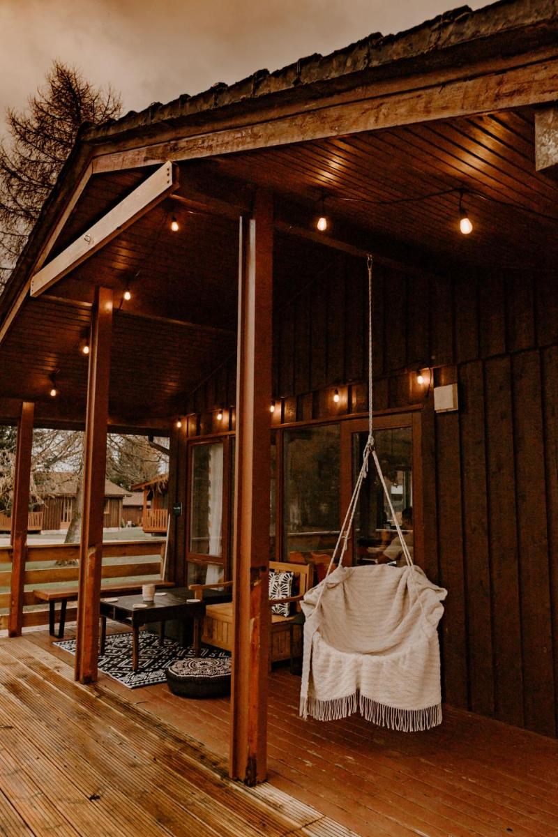 Wooden Cosy Retreat Hunters Quay - Housity