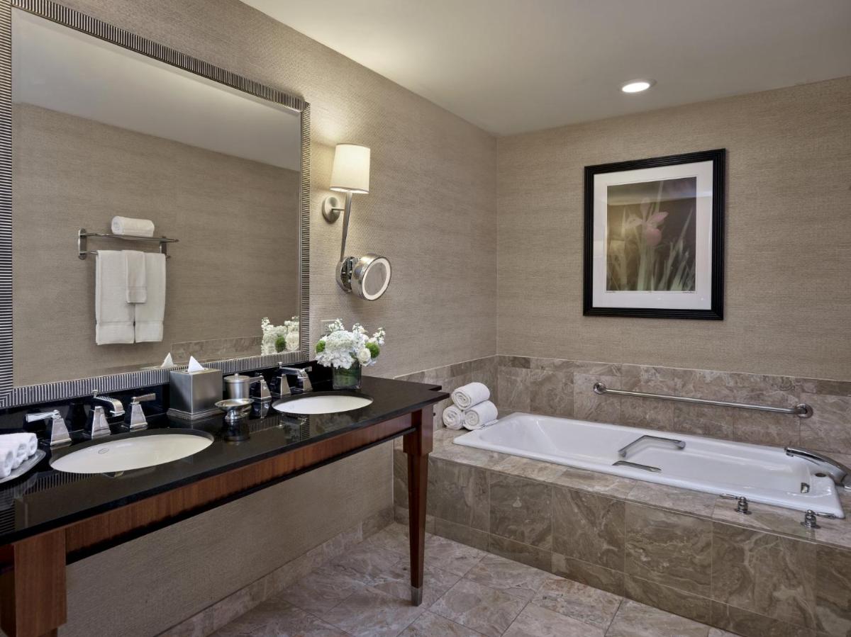 Loews New Orleans Hotel - Housity