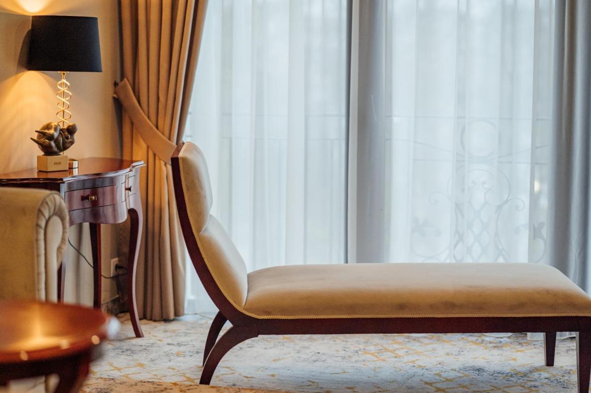 L`Art Hotel Carei - Housity