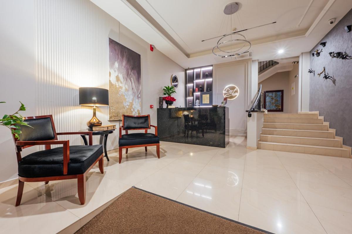 L`Art Hotel Carei - Housity