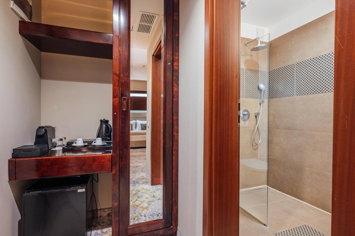 L`Art Hotel Carei - Housity