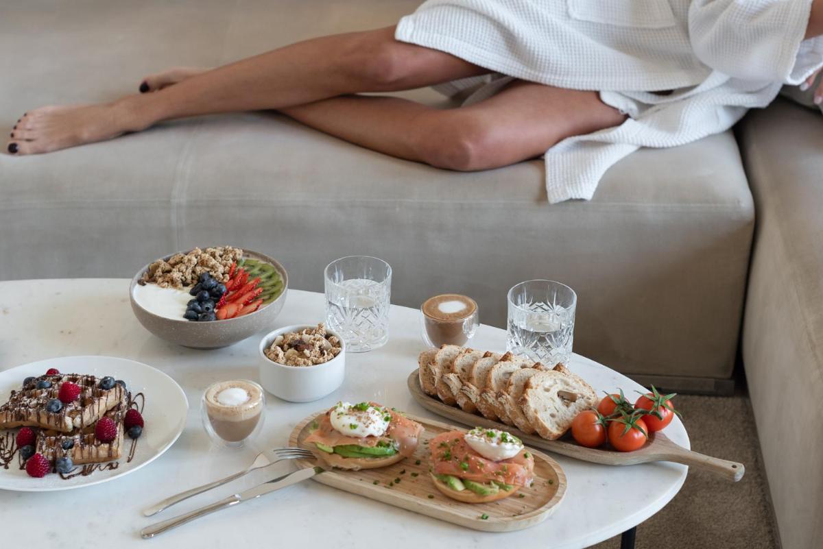 Comida en o cerca de este hotel