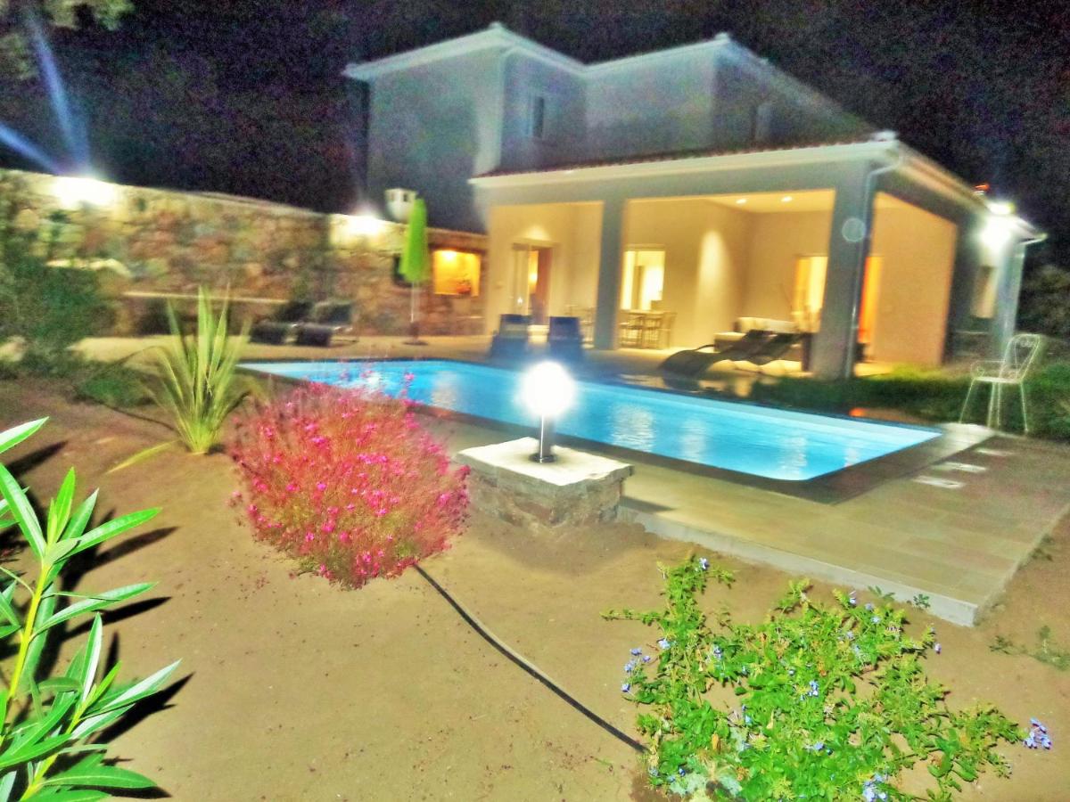 Arinella Villas - Housity