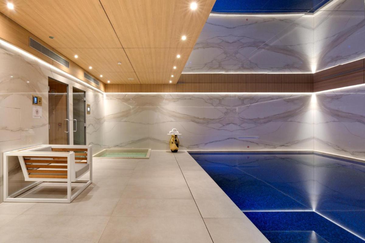 Piscine de l'établissement Hotel Bowmann ou située à proximité