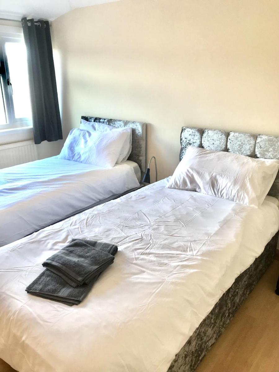 Exclusive 3 Bedroom House - Housity