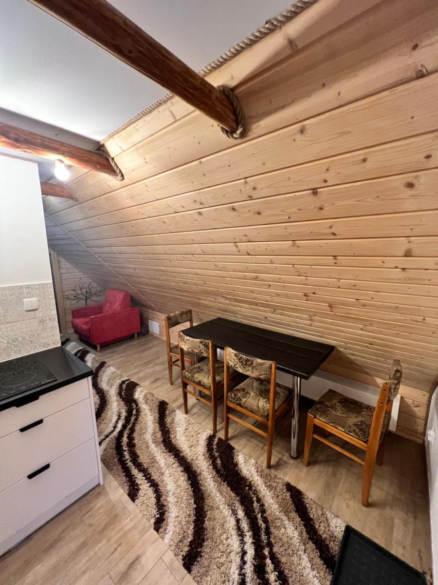 Pokoje gościnne 28 w skosie - Housity