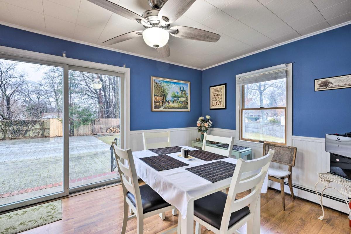 Charming Rocky Point Home about 1 Mi to Beach! - Housity