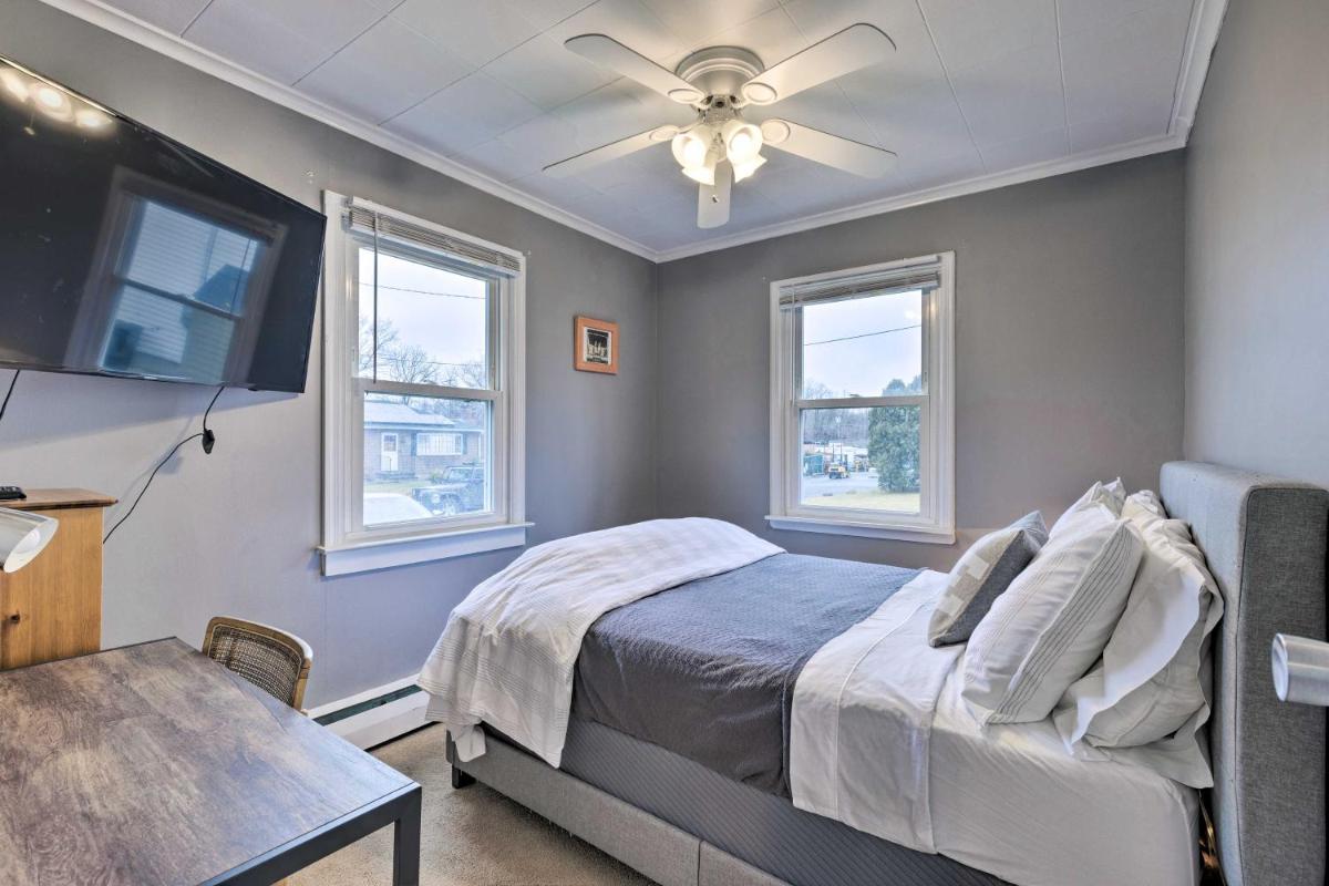 Charming Rocky Point Home about 1 Mi to Beach! - Housity