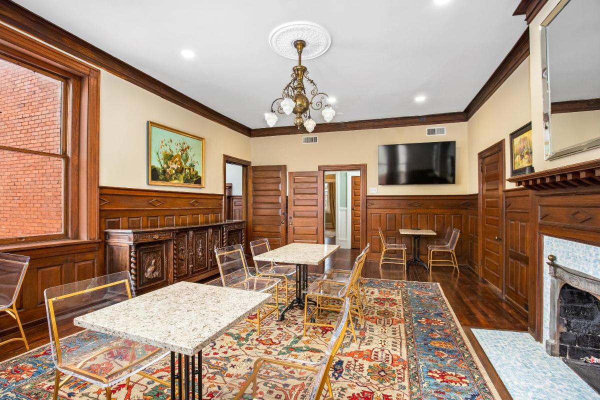 Summit Street Inns - Housity