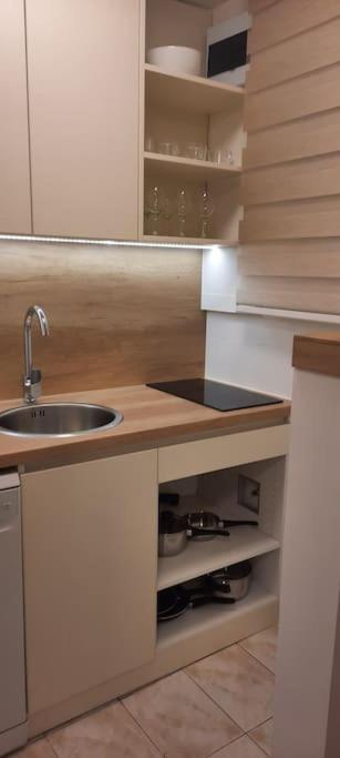 Old Cherry Apartment - Housity