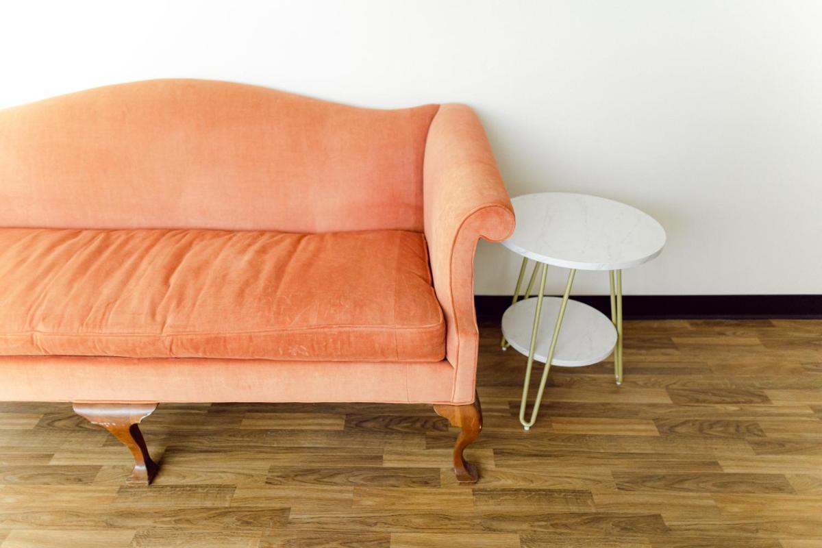 The Tangerine Motel - Housity