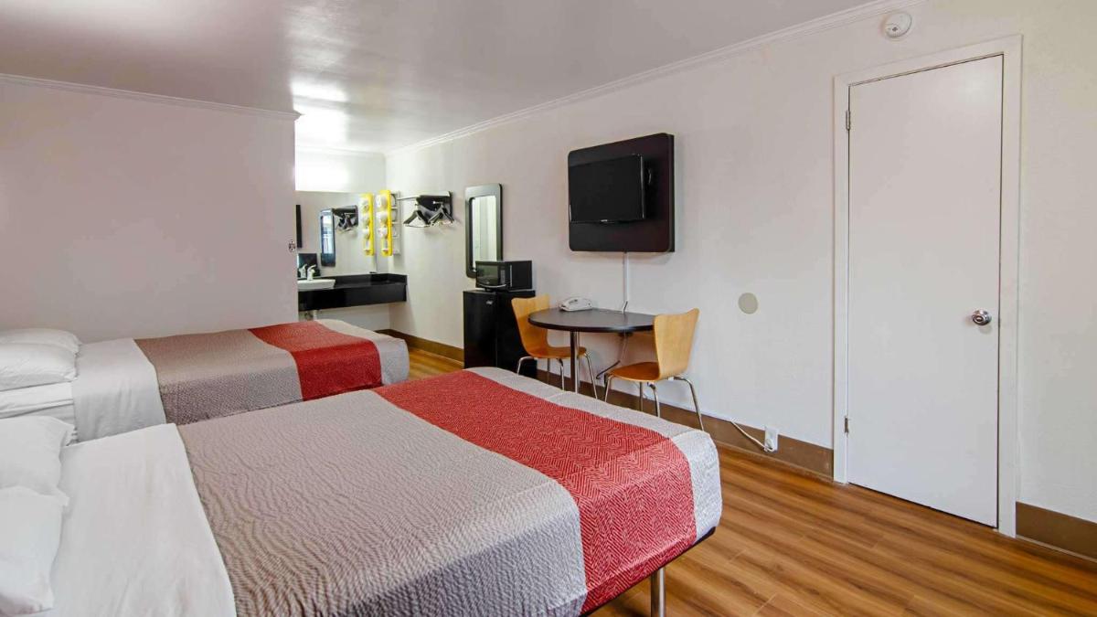 Motel 6-Bay Minette, AL - Housity
