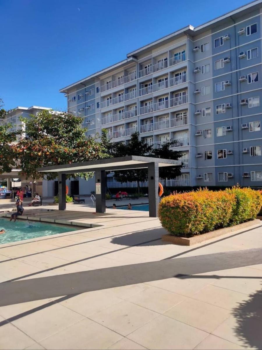 OYO 936 Yumis Condotel Trees Residences - Housity