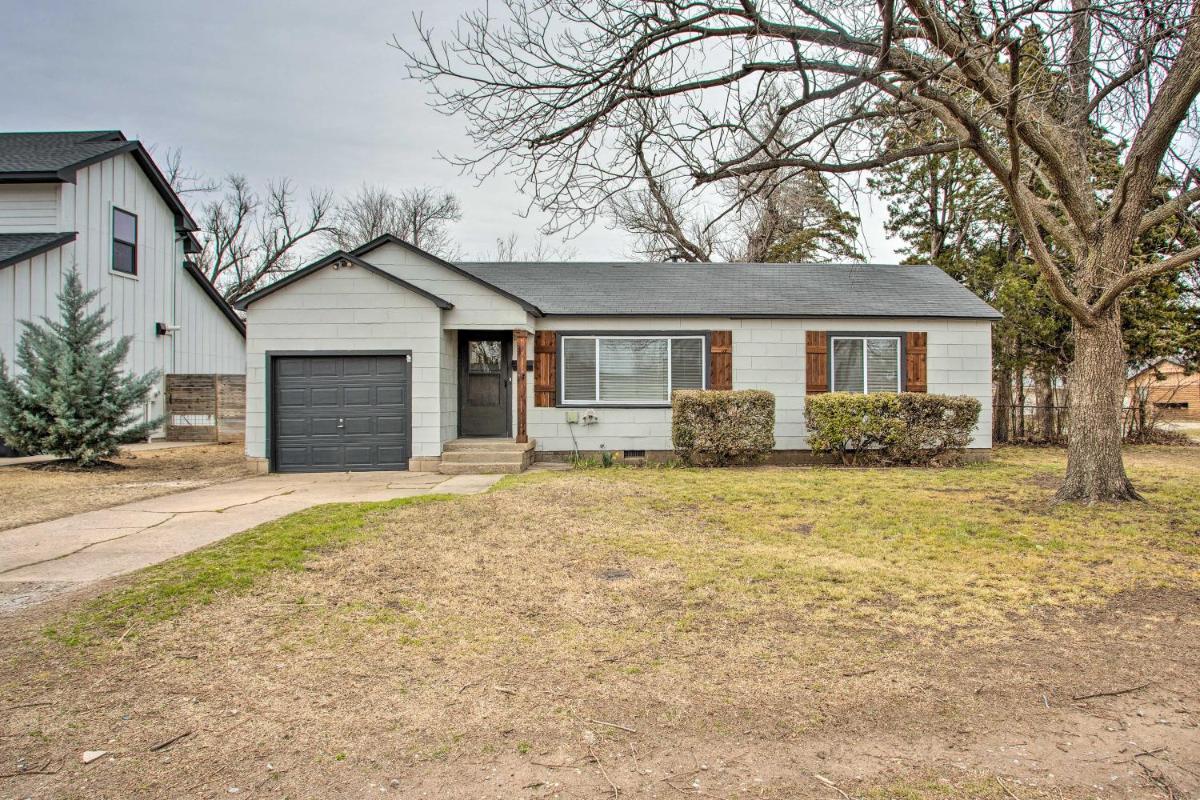 Cozy Bethany Vacation Home - Pets Welcome! - Housity