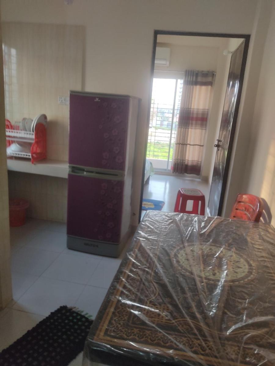 Secured Family Studio Apartment-near Airport,AC,Fridge,WiFi,Stove - Housity