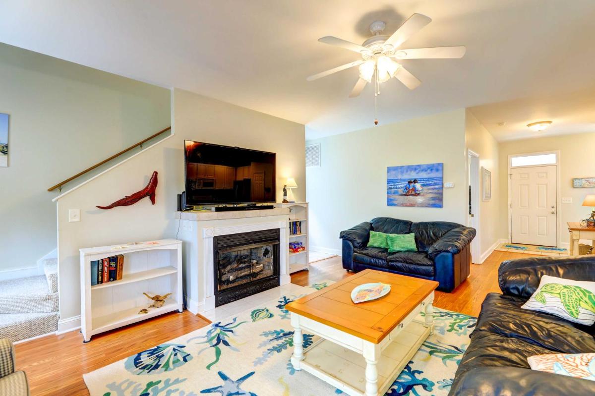 Surf City Vacation Rental Walk to Beach! - Housity