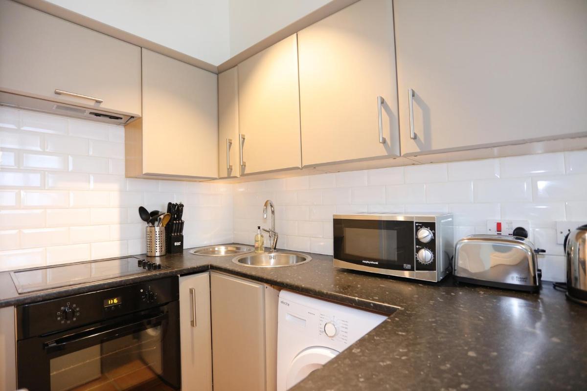Dalmeny Street Apartment - Housity