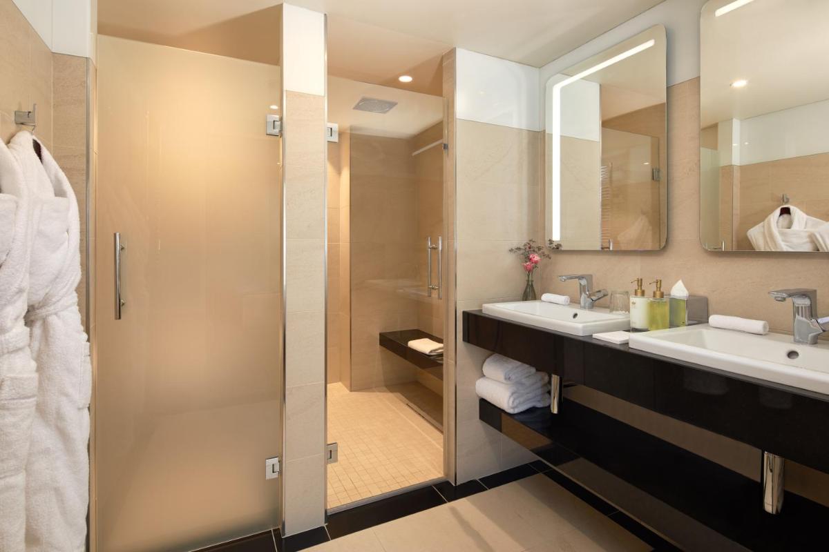 Salle de bains dans l'établissement Maison Albar - Le Pont-Neuf