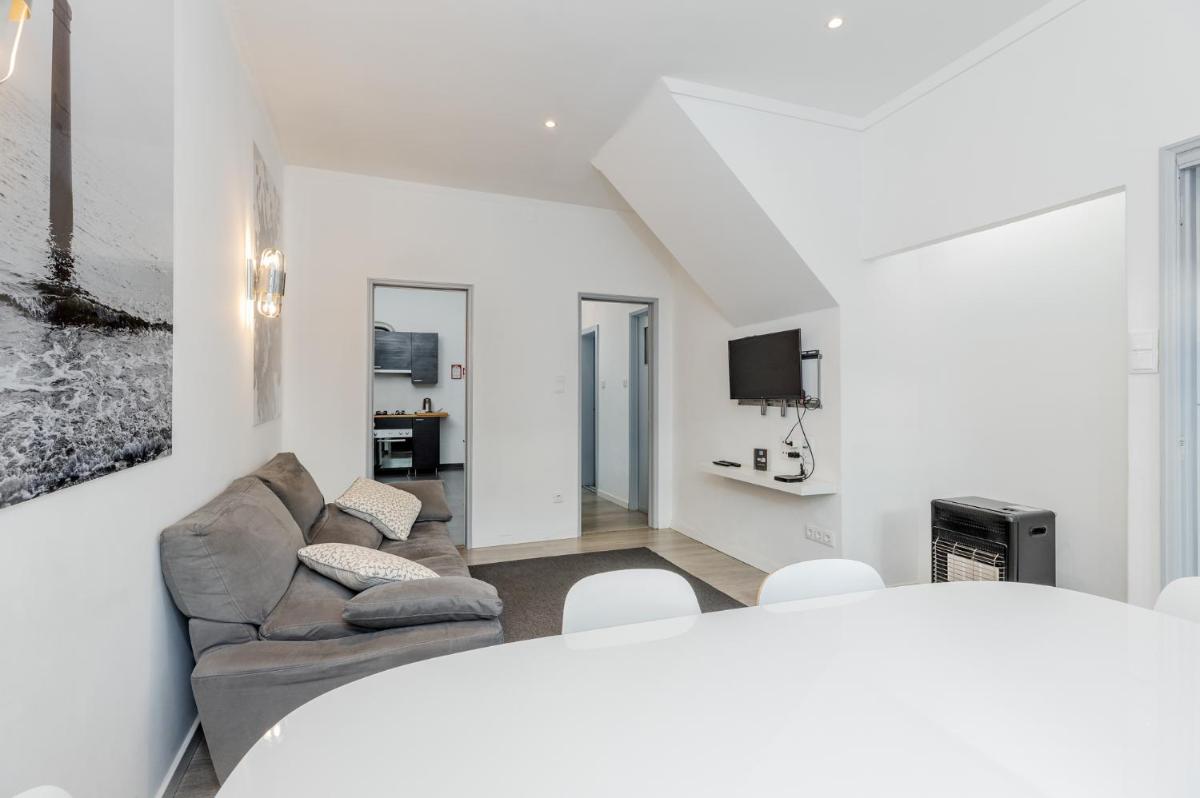 A Lodge in Blue - Housity