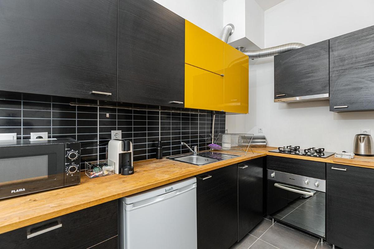 A Lodge in Blue - Housity