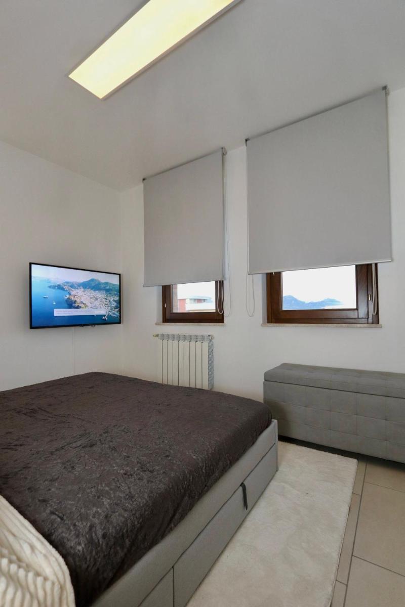 luxurious-Fully equipped & renovated-2Room Suite-Elevator-Quite area-Secure Parking - Hizvo