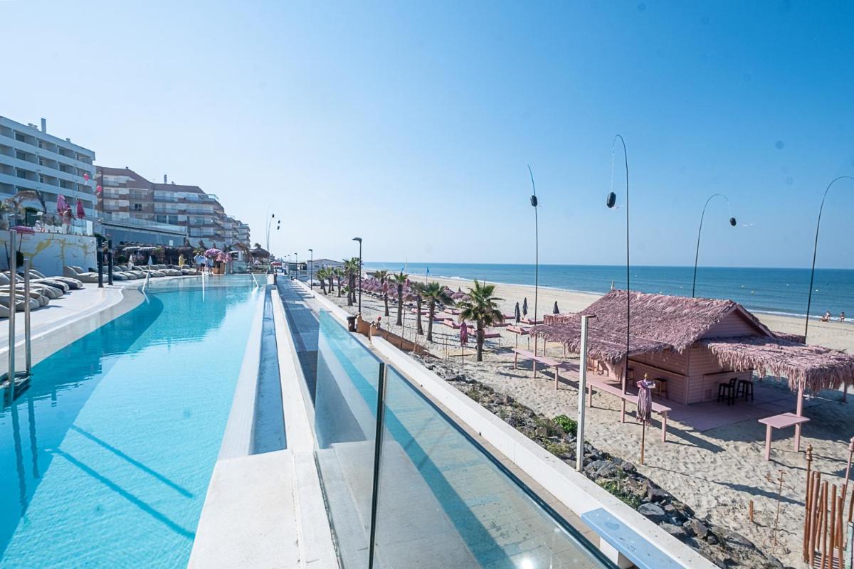 Piscina en o cerca de ON Hotels Oceanfront Adults Designed