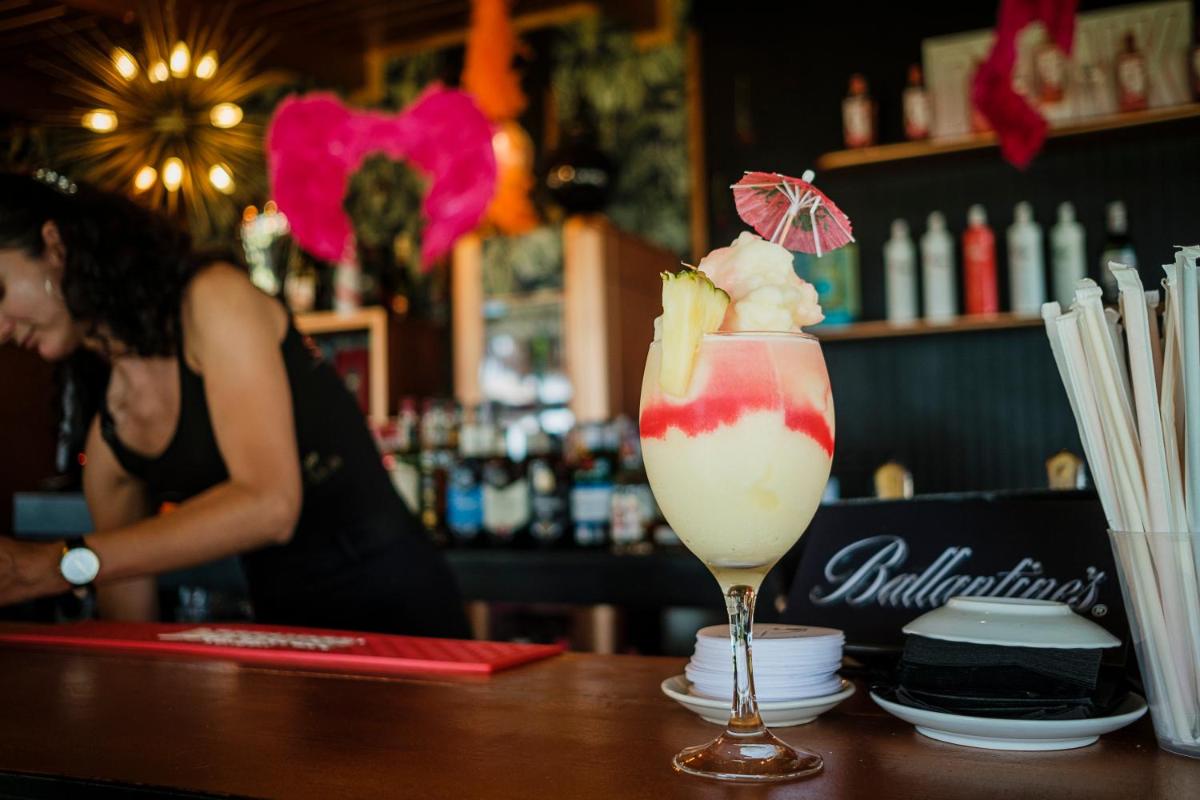 Bebidas en ON Hotels Oceanfront Adults Designed