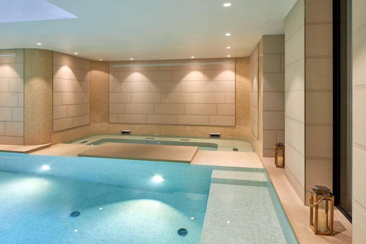 Piscine de l'établissement Maison Albar - Le Pont-Neuf ou située à proximité