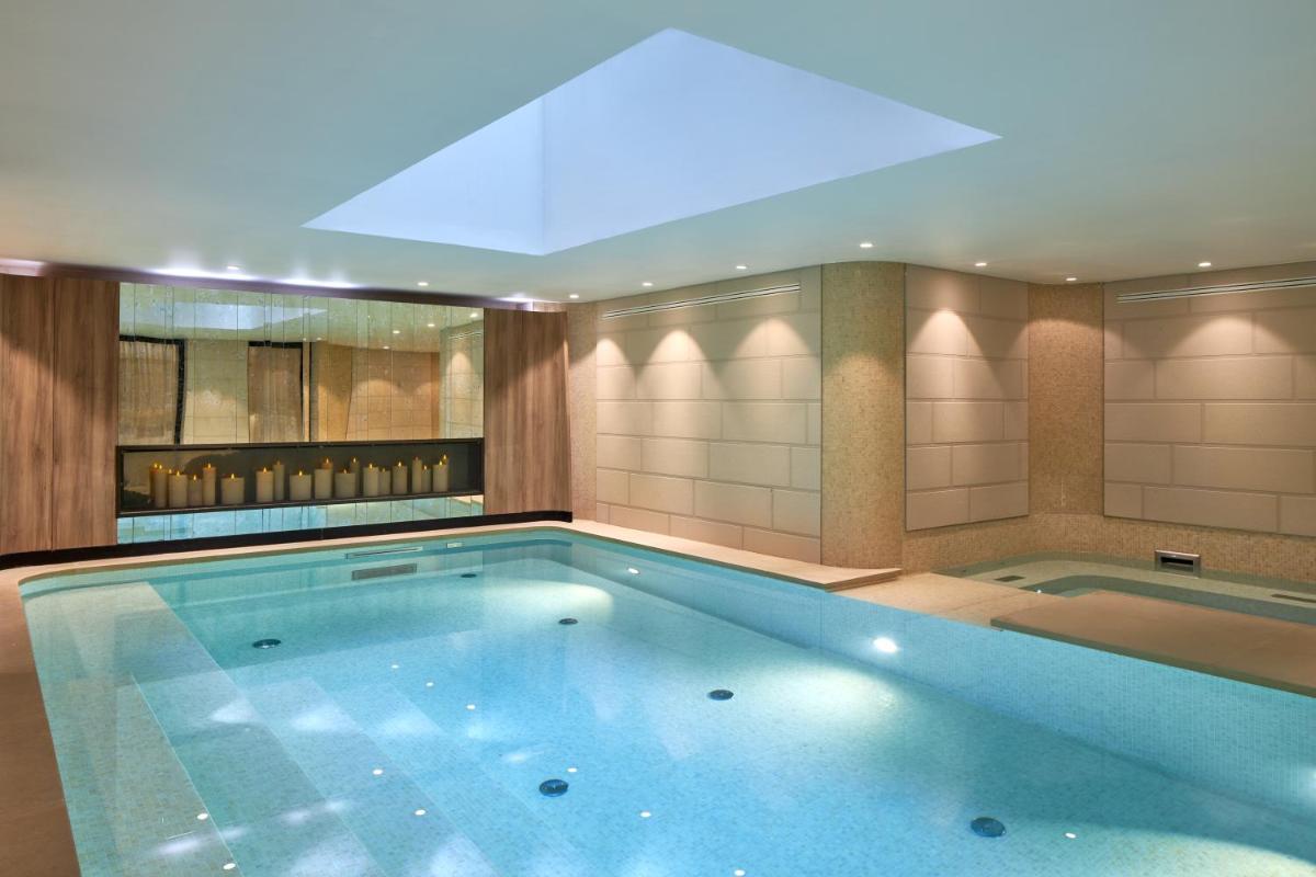 Piscine de l'établissement Maison Albar - Le Pont-Neuf ou située à proximité