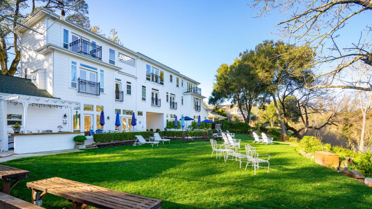 The River Belle Inn - Housity