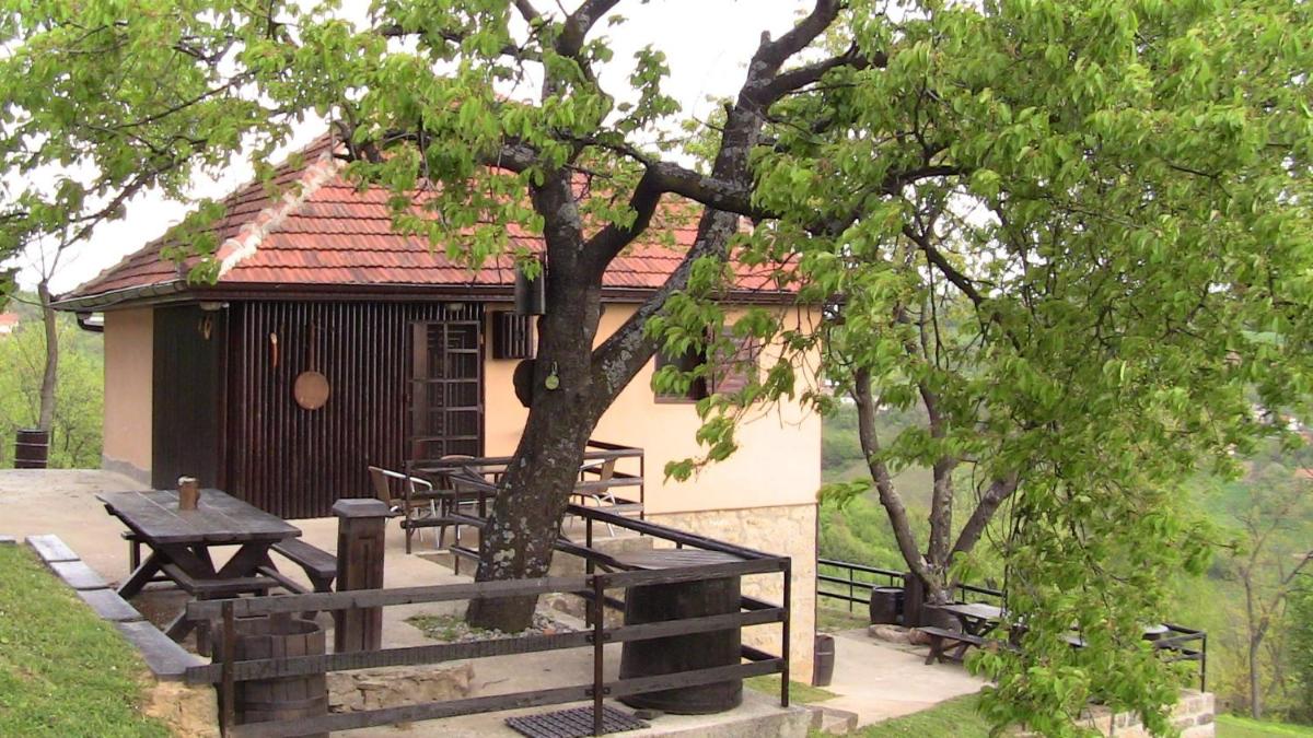 Holiday Home Vila Kikovi - Housity