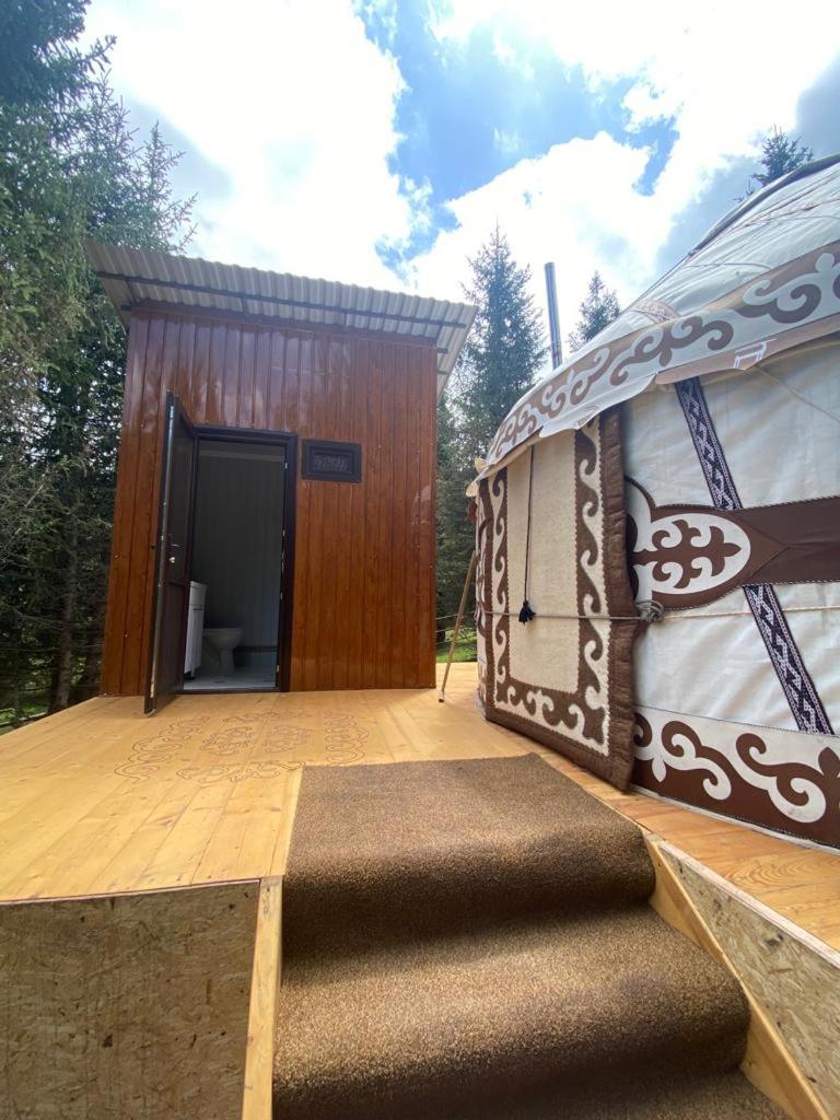 Fabulous Yurt - Housity