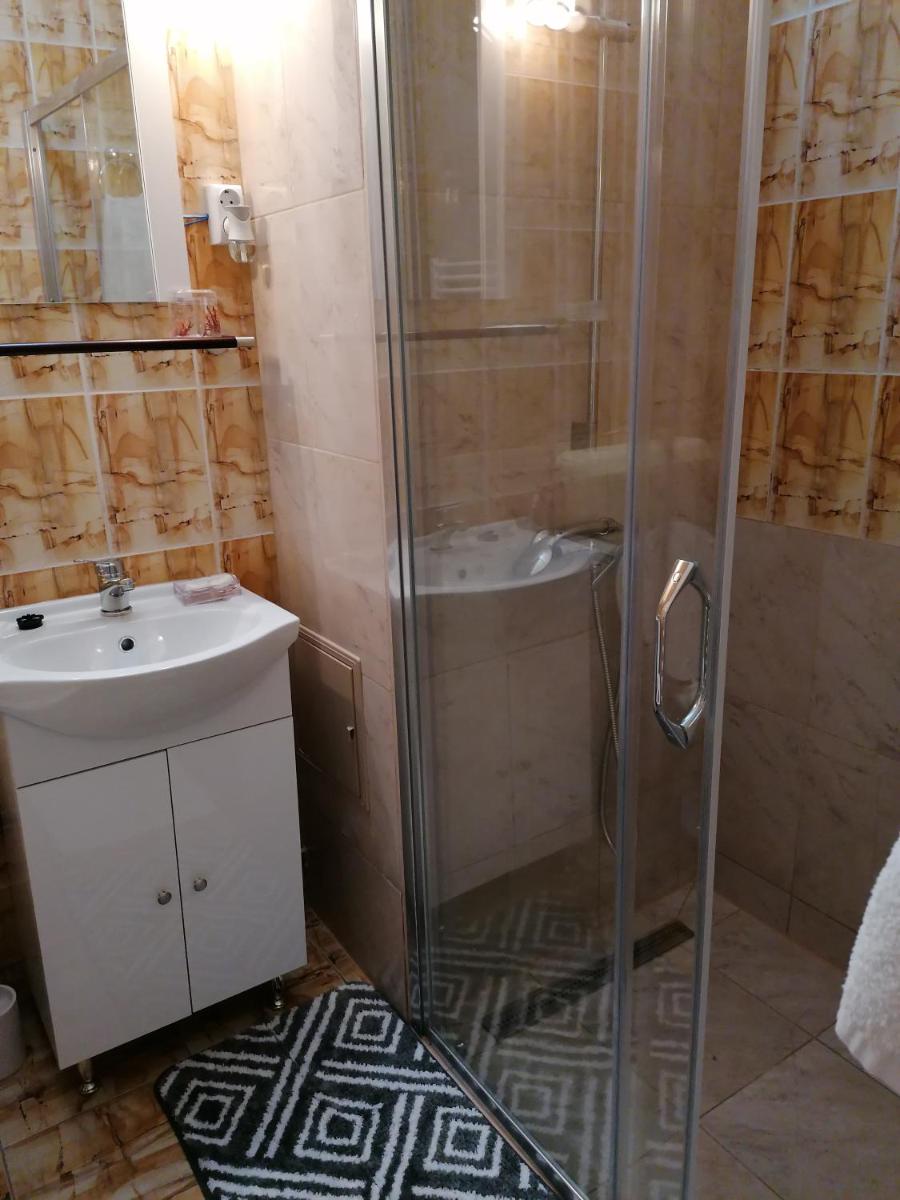 Pensiunea Ca La Mama Acasa - Housity