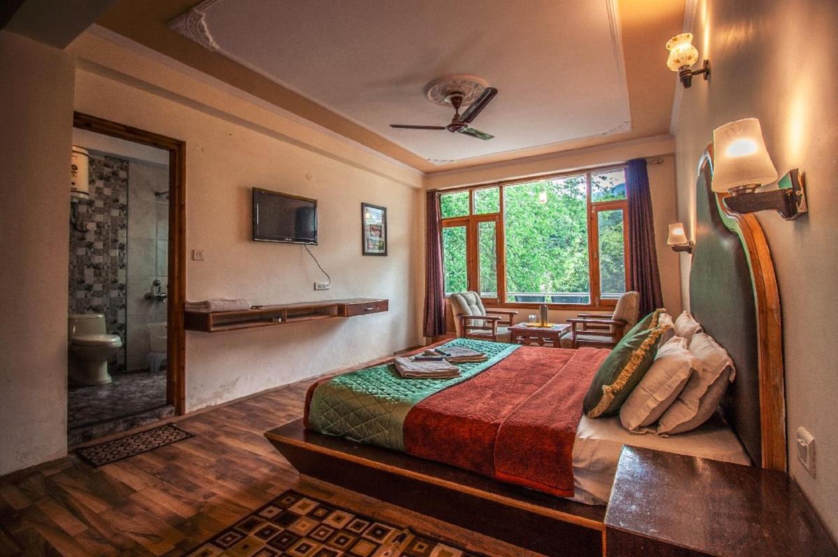Suitetrails - Manali Paradise Guest House By WB Inn