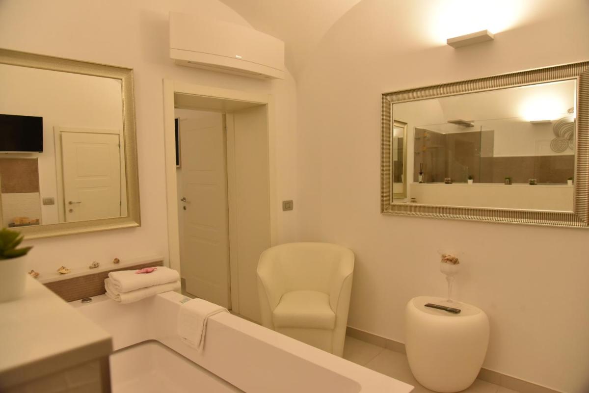 Conte Max Rooms - Housity