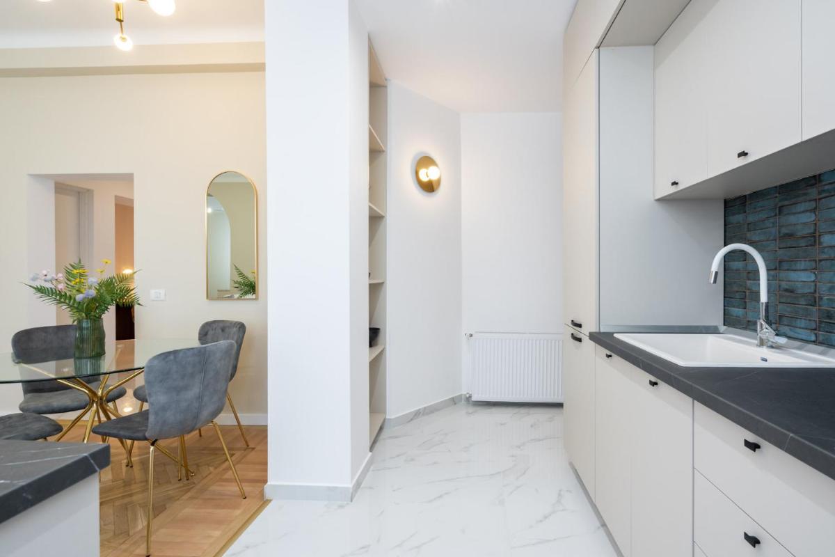 Old Town Bucharest, Luxury 2 Bedrooms Apartment - Housity
