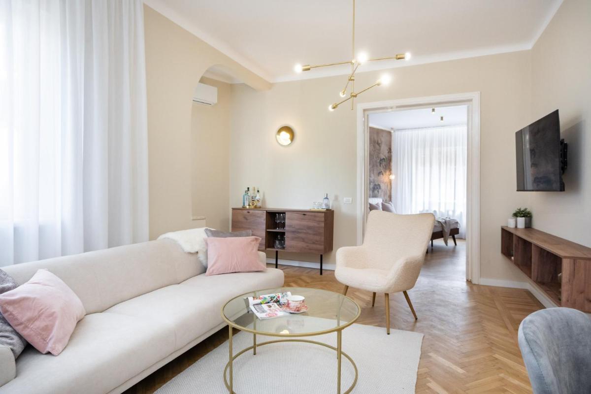 Old Town Bucharest, Luxury 2 Bedrooms Apartment - Housity