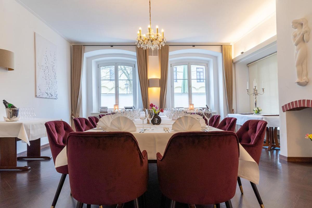 Hotel Weisses Ross - Housity